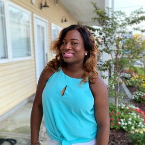 Meet your Posher, Stephanie